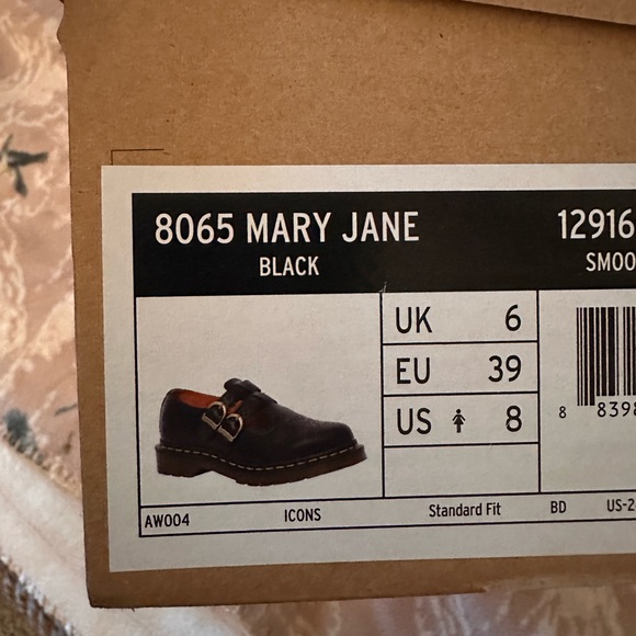 Dr. Martens Mary Janes. - Picture 7 of 7